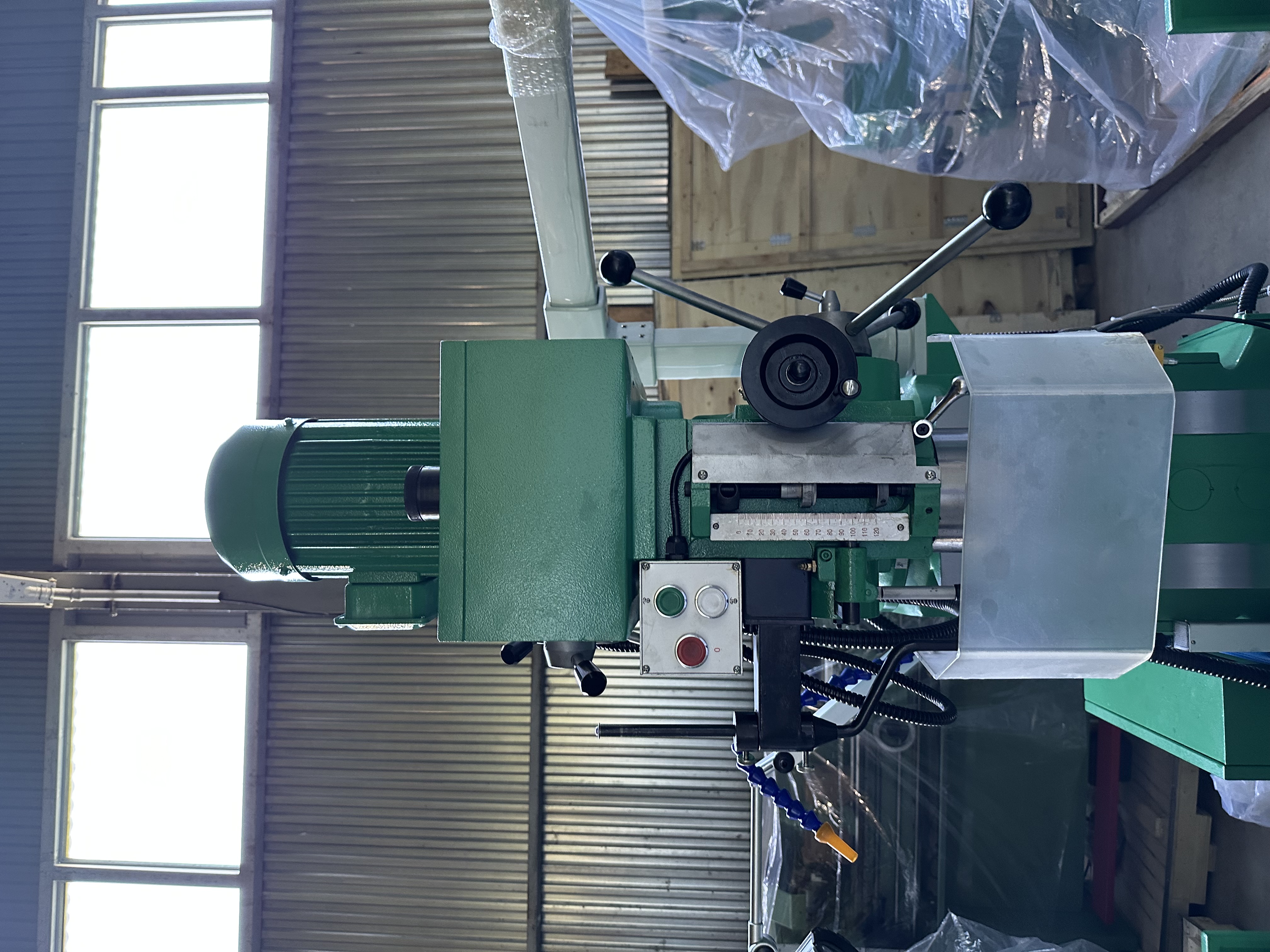 Универсальный фрезерный станок с УЦИ УФС-1270Ф1