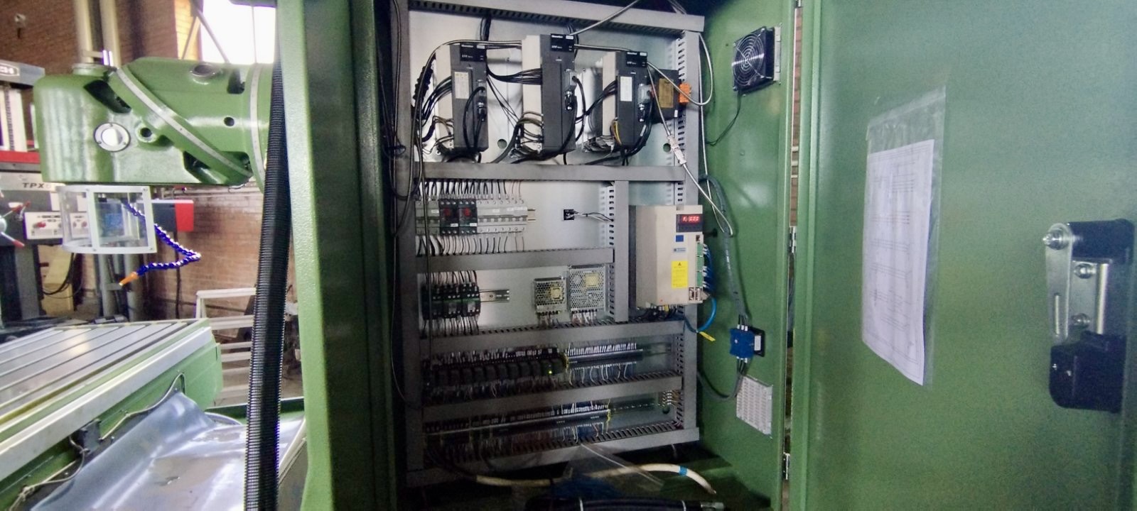 Универсальный фрезерный станок с УЦИ УФС-2500Ф1 исп. №1