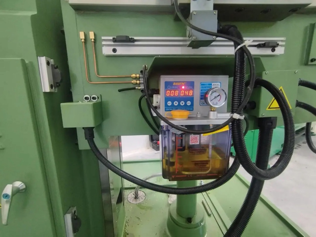 Универсальный фрезерный станок с УЦИ УФС-1370Ф1 исп. №1