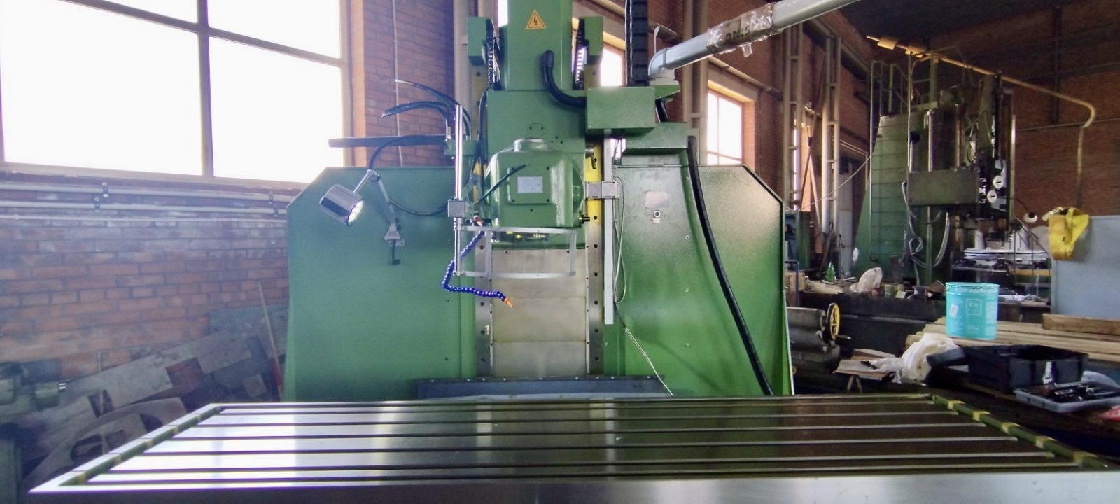 Универсальный фрезерный станок с УЦИ УФС-2500Ф1 исп. №1