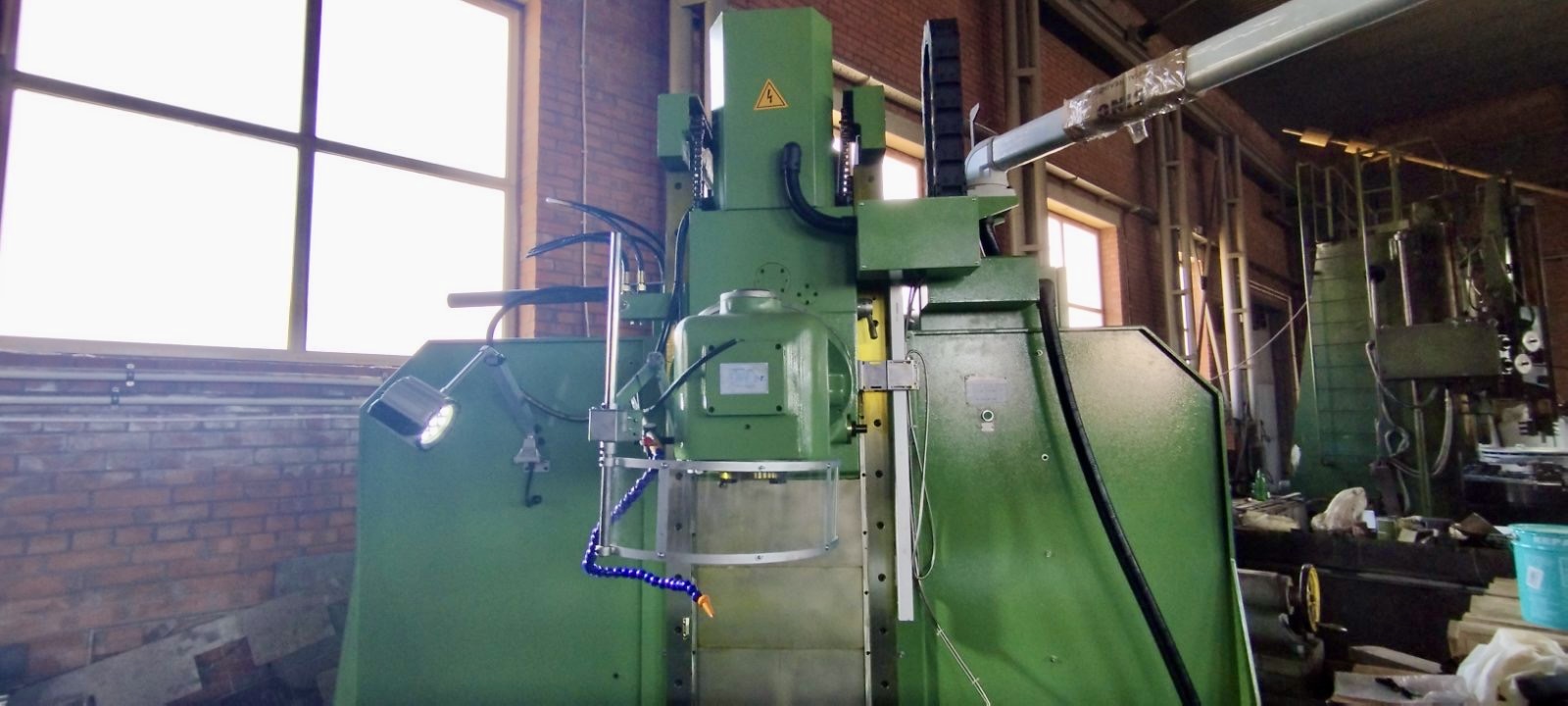 Универсальный фрезерный станок с УЦИ УФС-2500Ф1 исп. №1