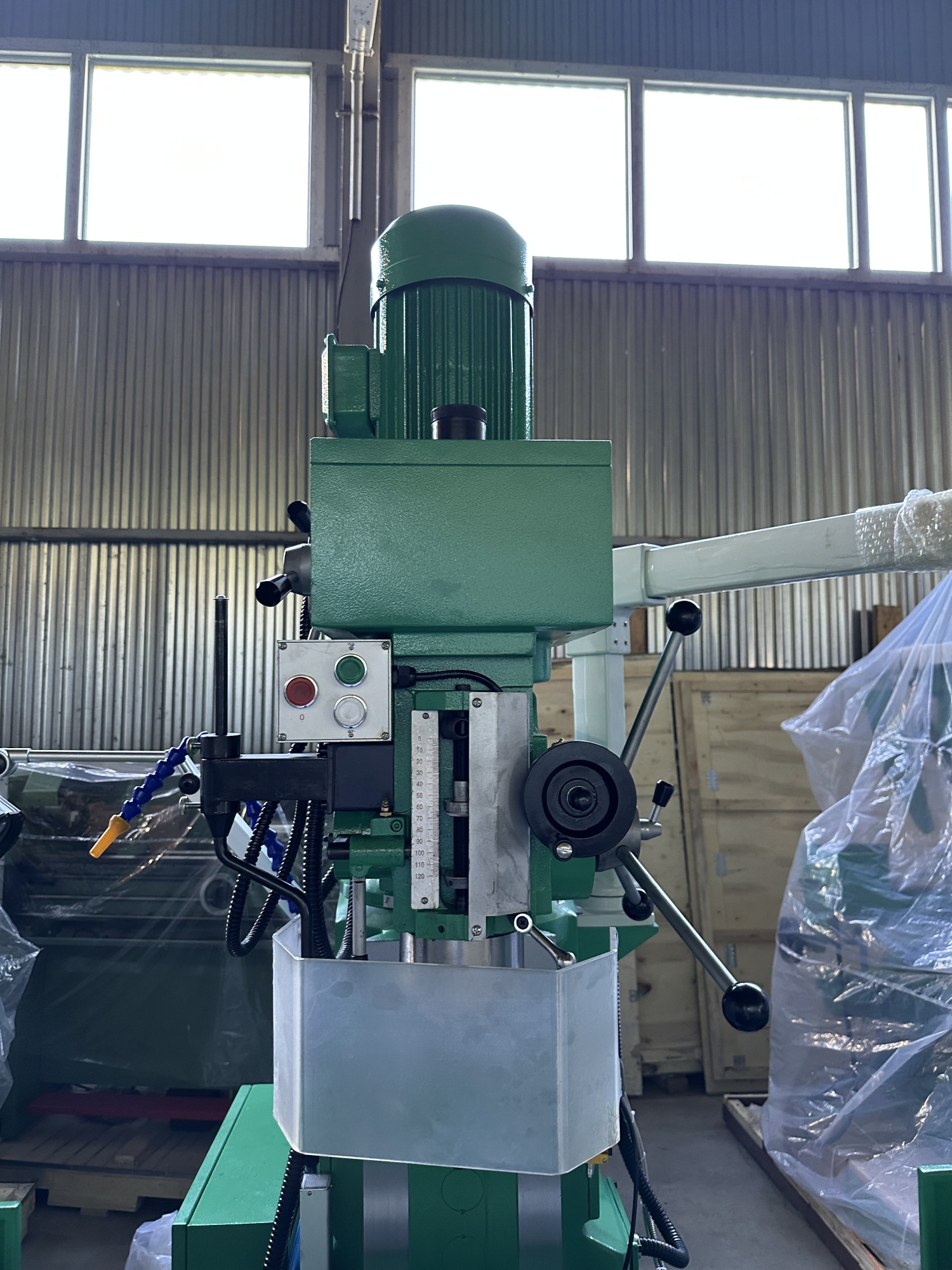 Универсальный фрезерный станок с УЦИ УФС-1270Ф1