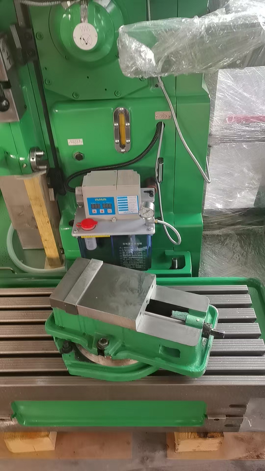 Преимущества инструментального фрезерного станка с УЦИ УФС-700Ф1