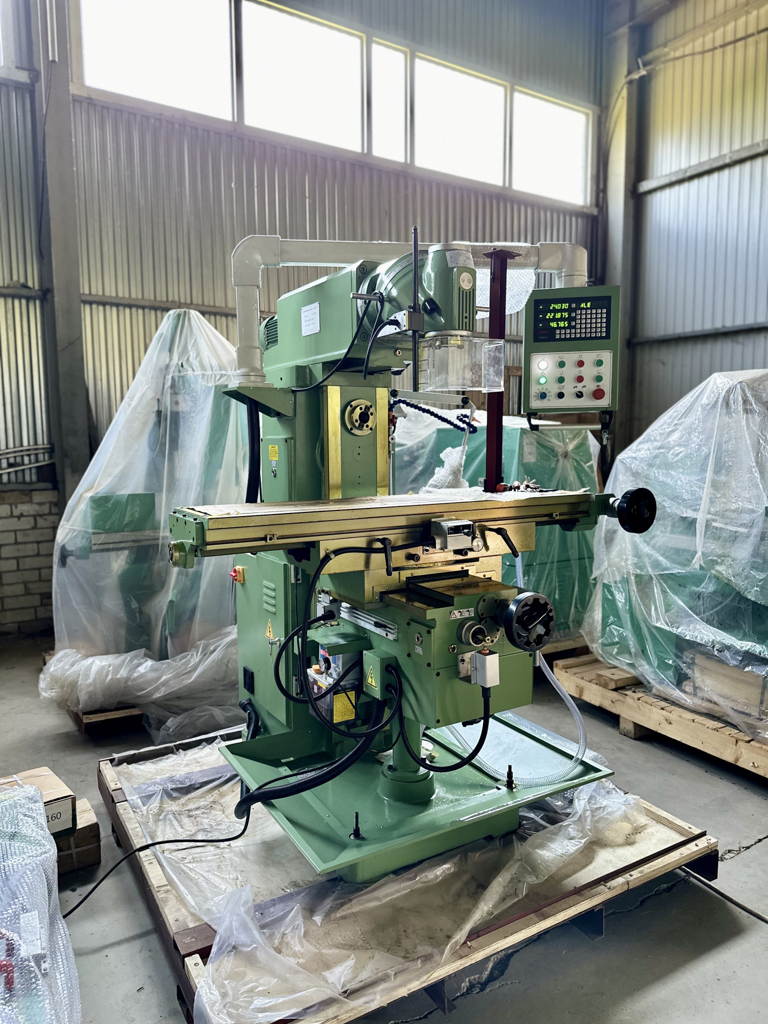 Универсальный фрезерный станок с УЦИ УФС-1370Ф1 исп. №1